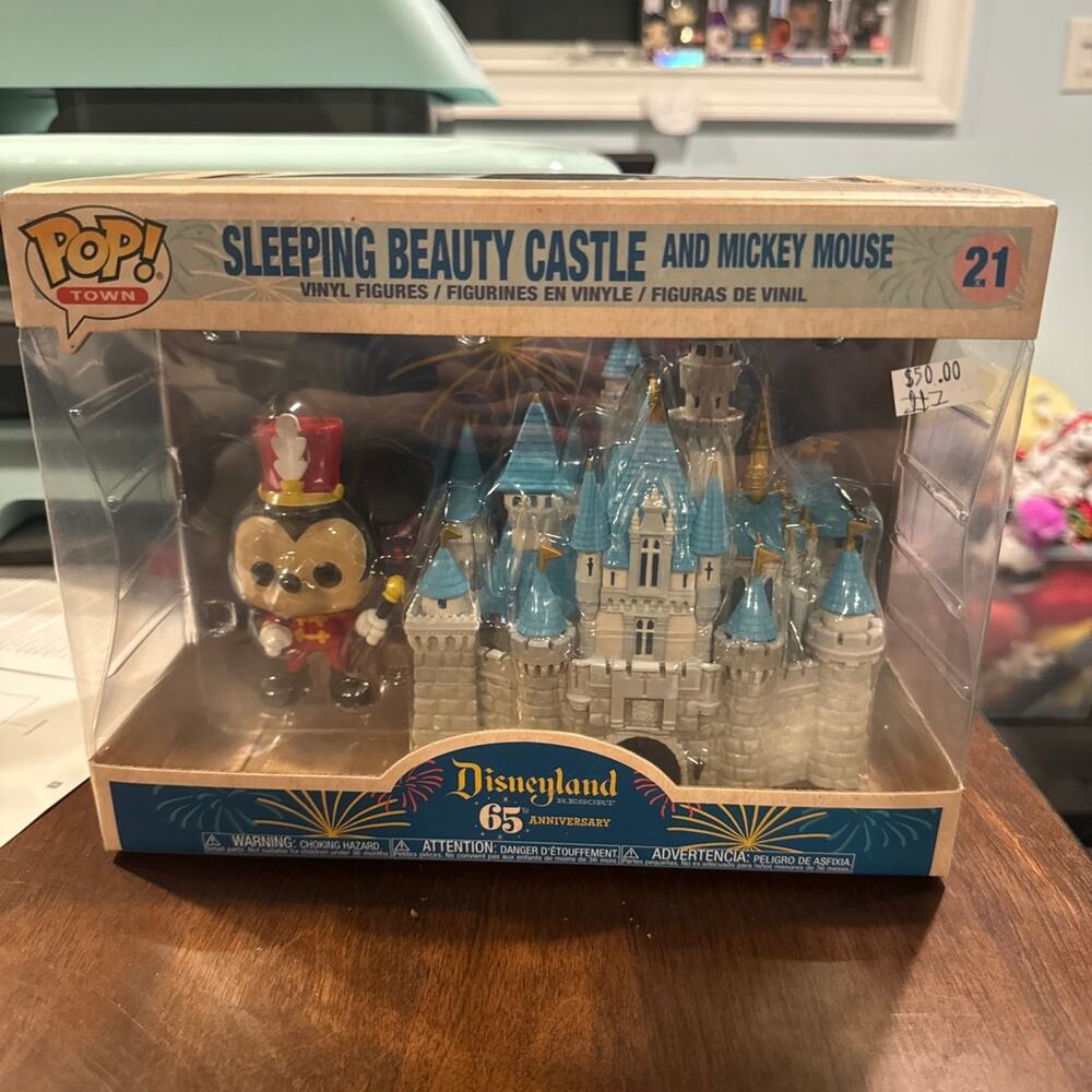 Sleeping beauty castle and mickey mouse Funko pop 21 (Listing #1) - Picture 1 of 6